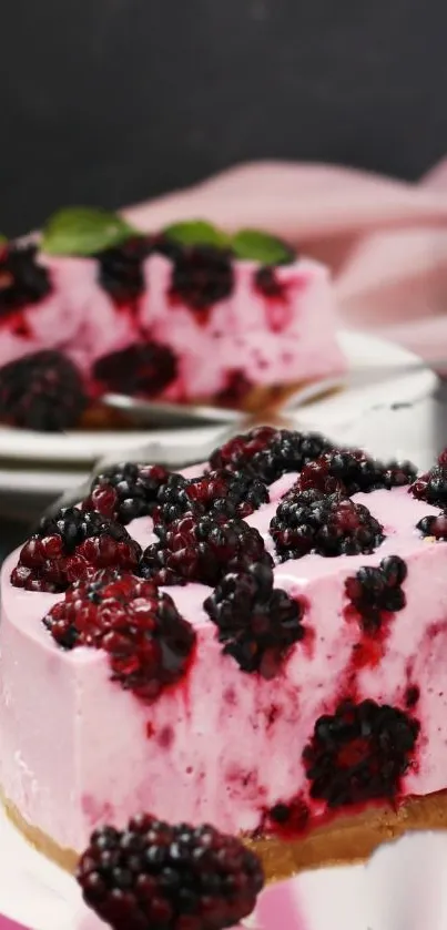 Blackberry-topped cheesecake wallpaper.