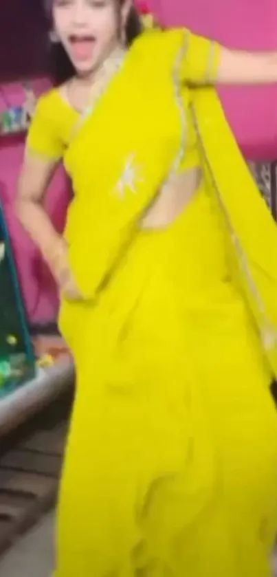 Dress Sleeve Yellow Live Wallpaper