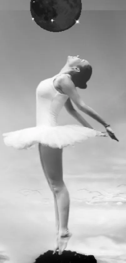 Grayscale wallpaper featuring a ballet dancer in an elegant pose.