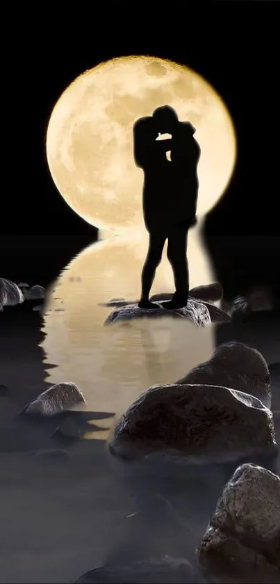 Silhouette couple embracing by moonlit water under a full moon.