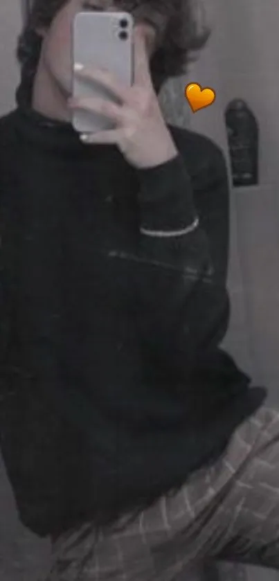 Stylish mirror selfie wallpaper with a casual look.