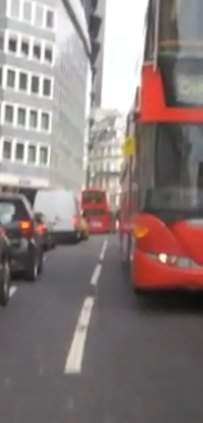 City traffic wallpaper featuring iconic red buses in a bustling street scene.