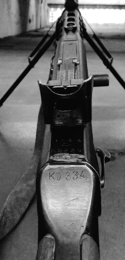 Black and white vintage rifle close-up wallpaper.