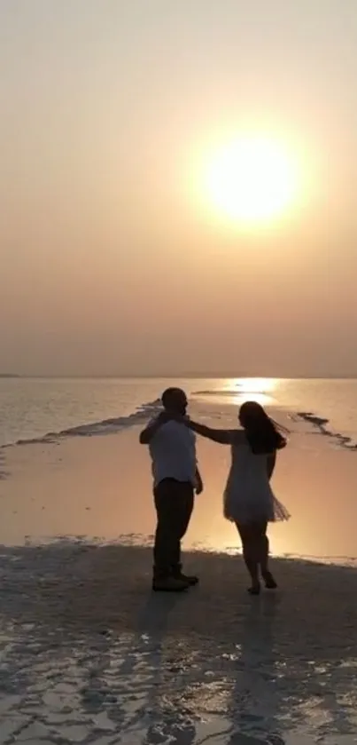 Water Sky People On Beach Live Wallpaper