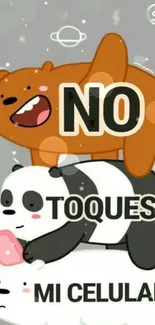 Playful bear stack with 'No Toques Mi Celular' text on mobile wallpaper.