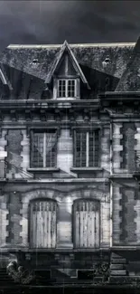 Gothic mansion wallpaper showcasing dark, vintage architecture.