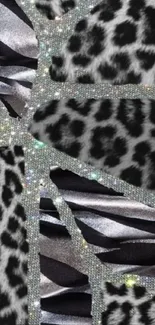 Glamorous leopard print wallpaper with sparkling glitter accents.