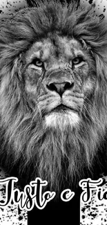 Black and white lion art with 'Justo e Fiel' text.