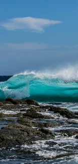 Ocean view wallpaper with crashing waves and a serene sky.