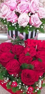 Romantic red and pink rose bouquet wallpaper.