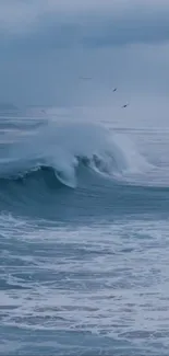 Calming ocean wave with sky view.